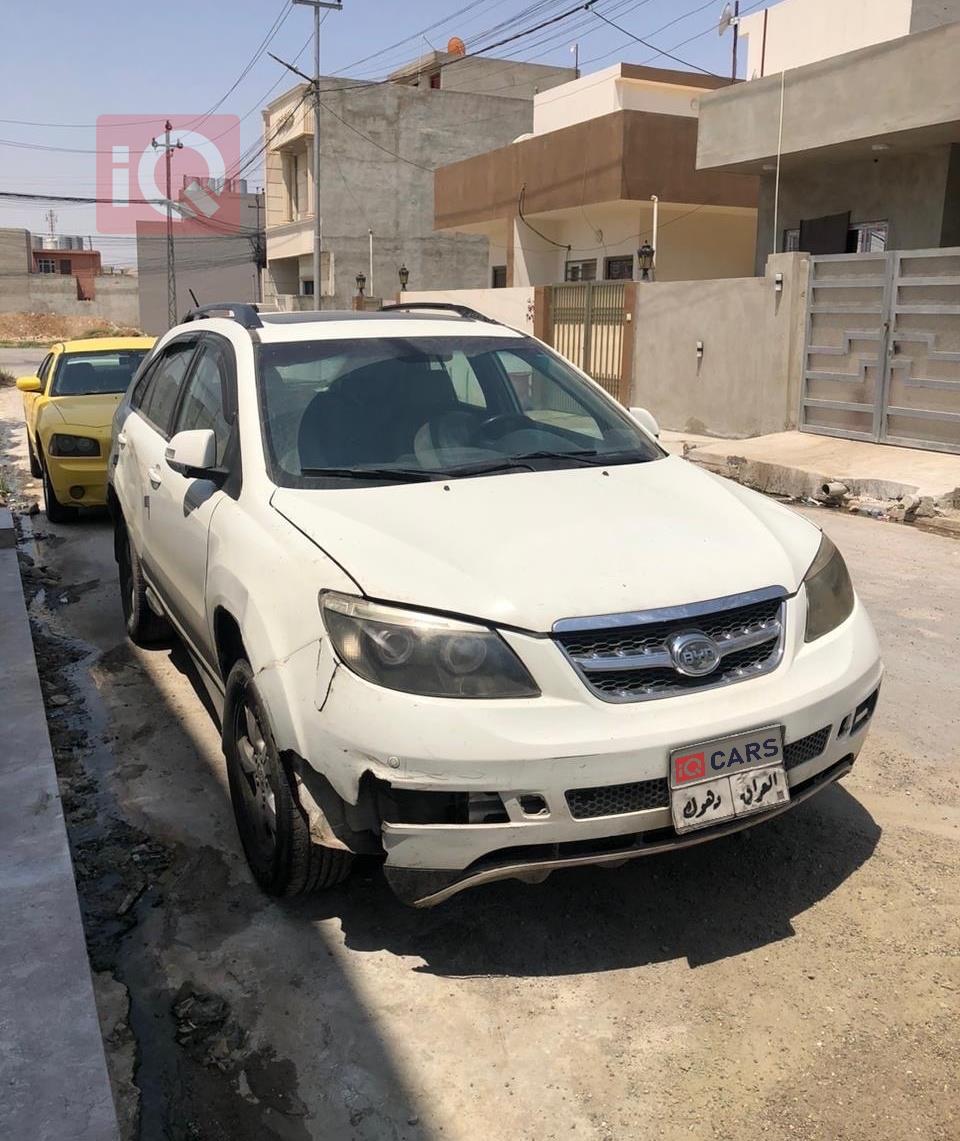 BYD S6